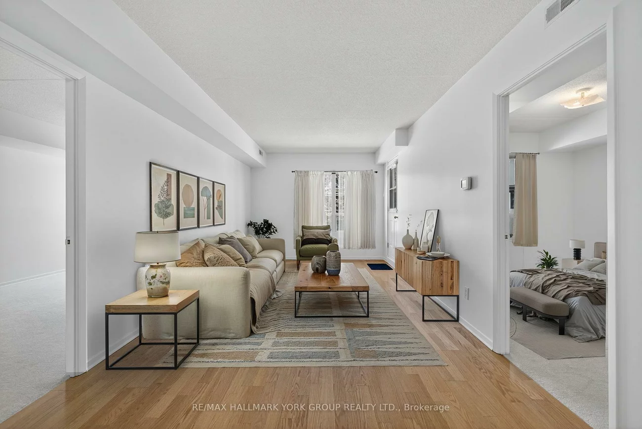 160, Wellington, Aurora Village, Aurora