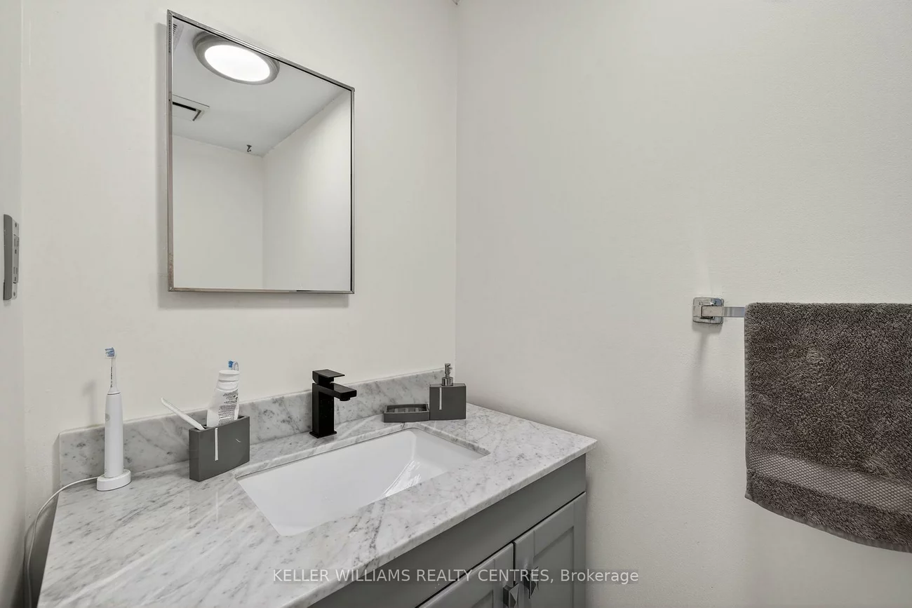 100, Poplar, Aurora Highlands, Aurora