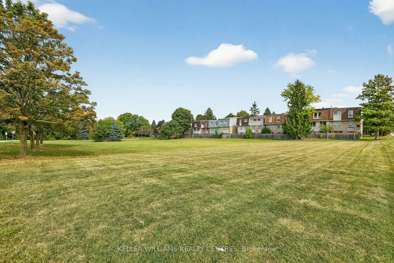 100, Poplar, Aurora Highlands, Aurora