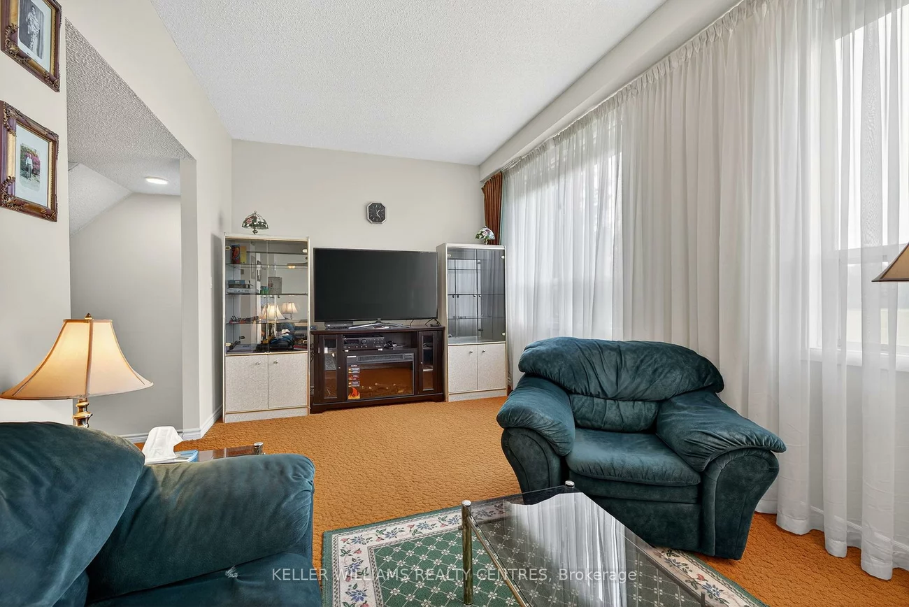 100, Poplar, Aurora Highlands, Aurora