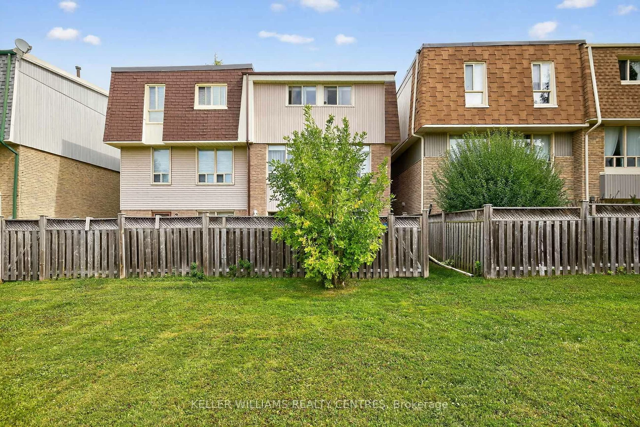 100, Poplar, Aurora Highlands, Aurora