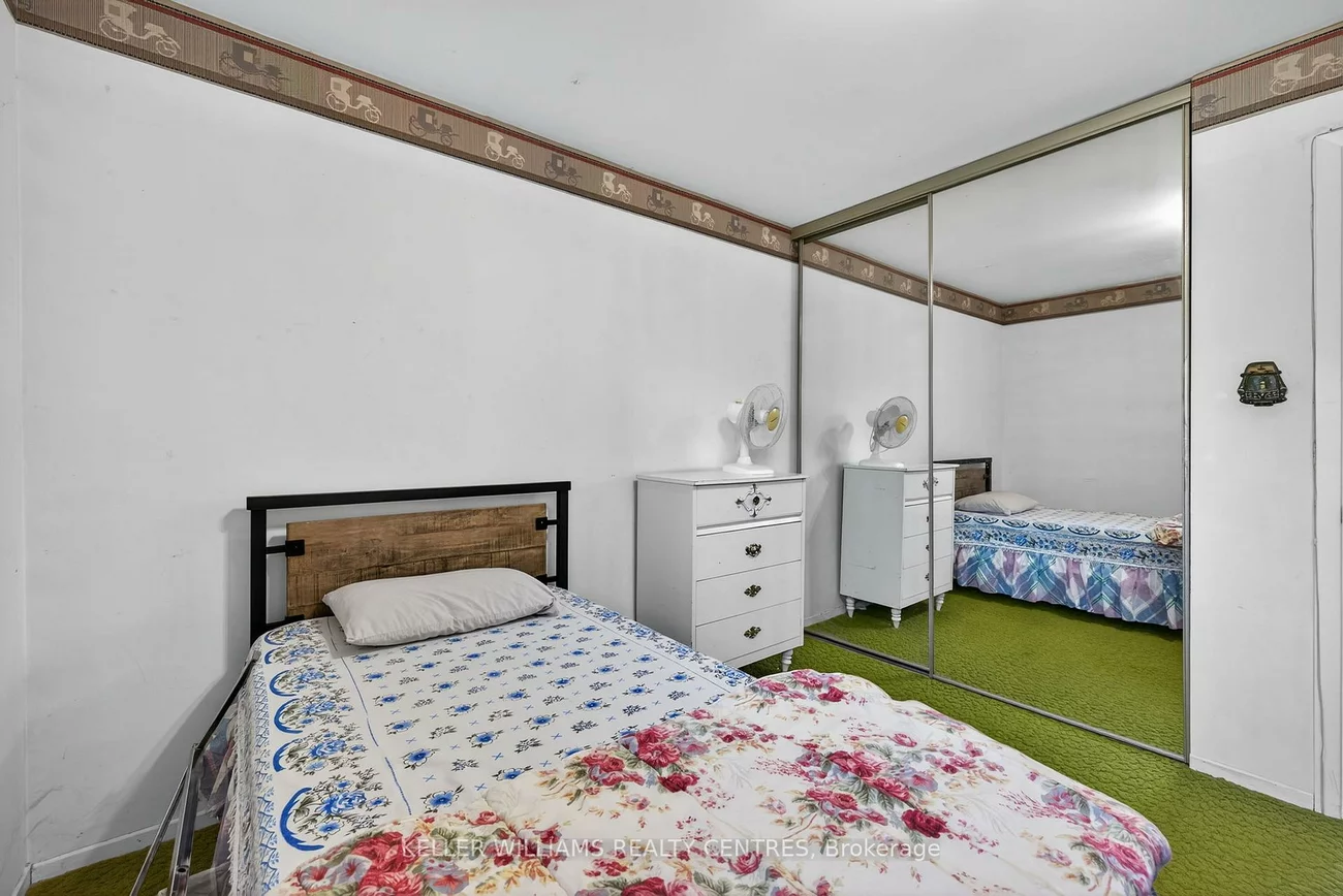 100, Poplar, Aurora Highlands, Aurora