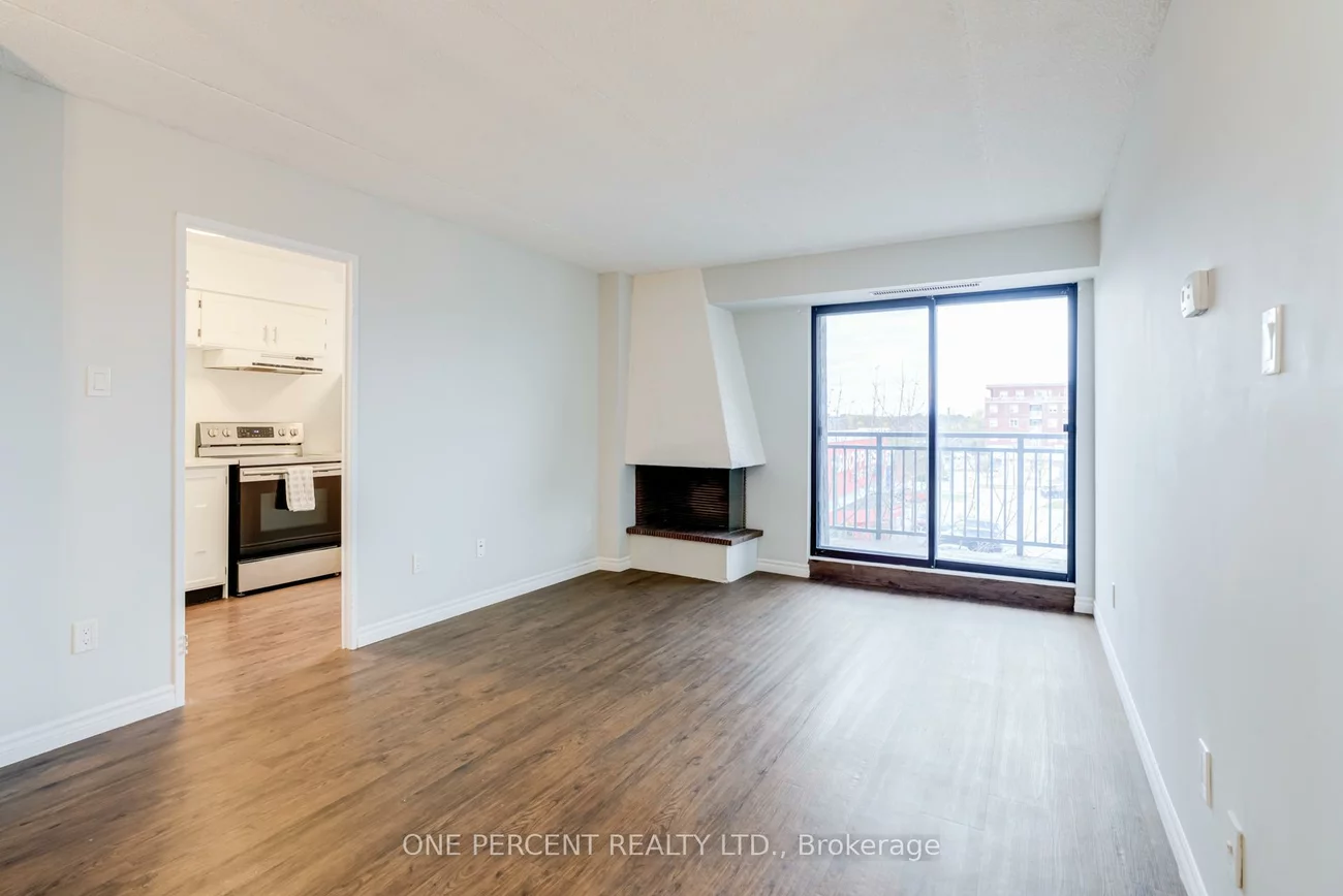 15390, Yonge, Aurora Heights, Aurora