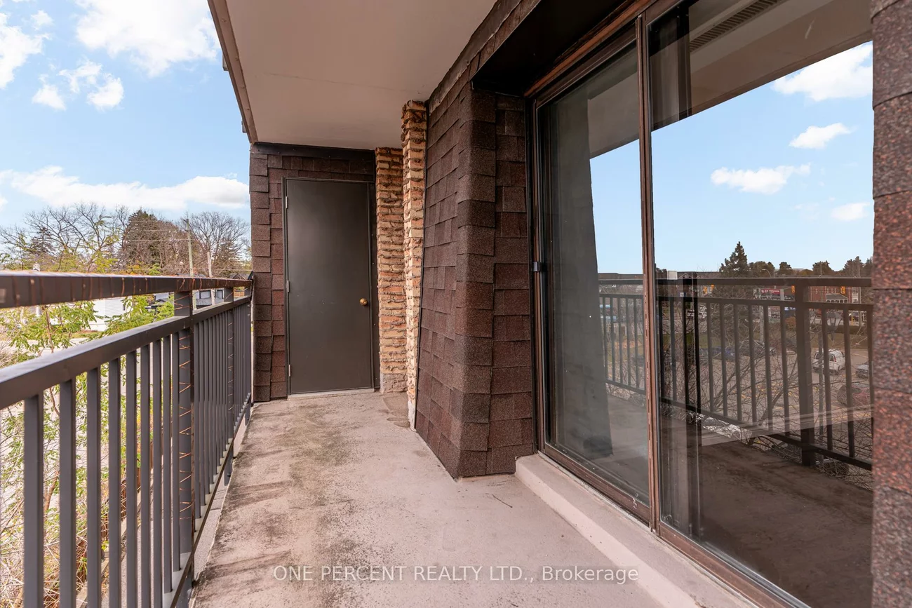 15390, Yonge, Aurora Heights, Aurora