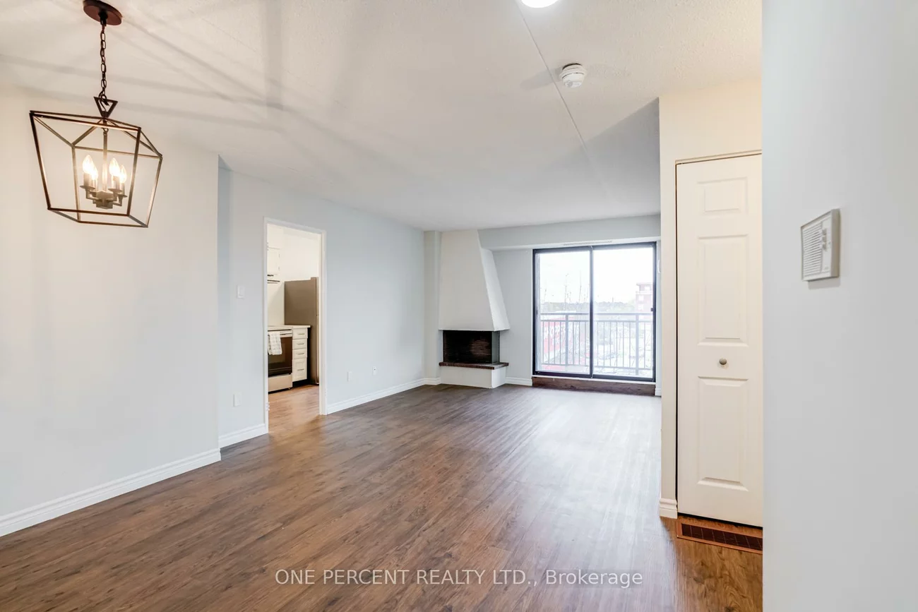 15390, Yonge, Aurora Heights, Aurora