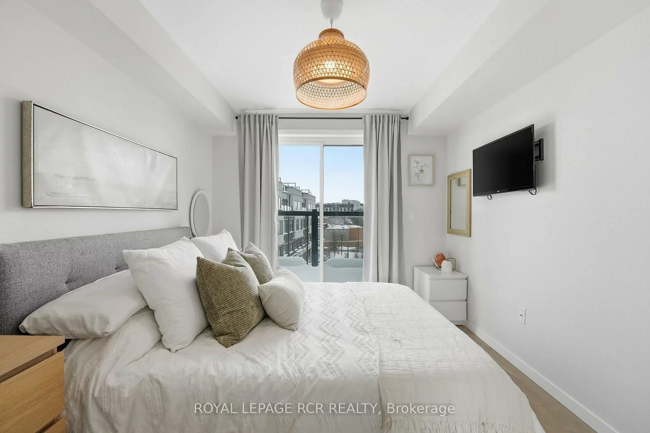 200, Alex Gardner, Aurora Village, Aurora