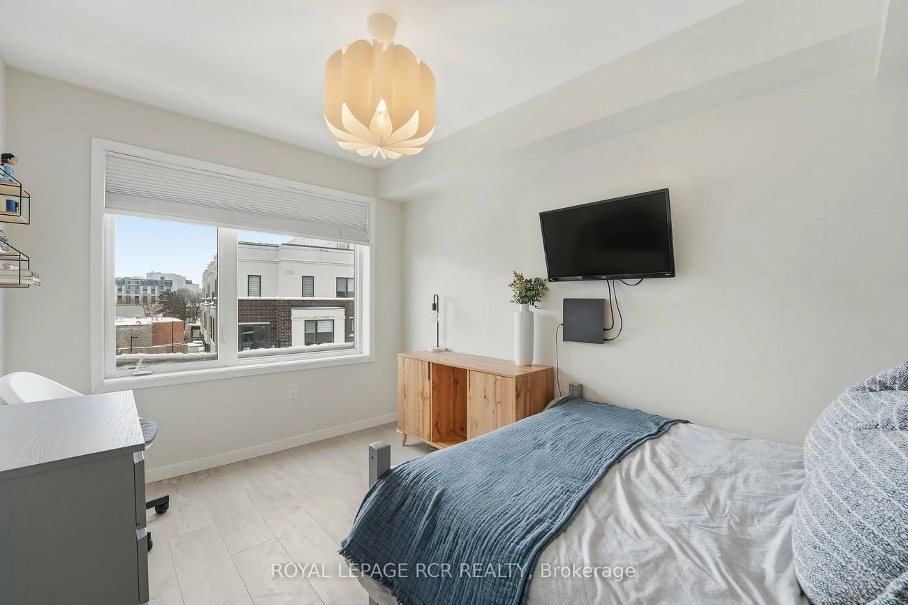 200, Alex Gardner, Aurora Village, Aurora