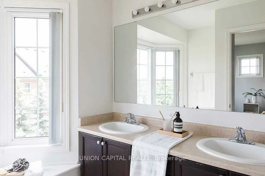 21, Winn, Bayview Northeast, Aurora