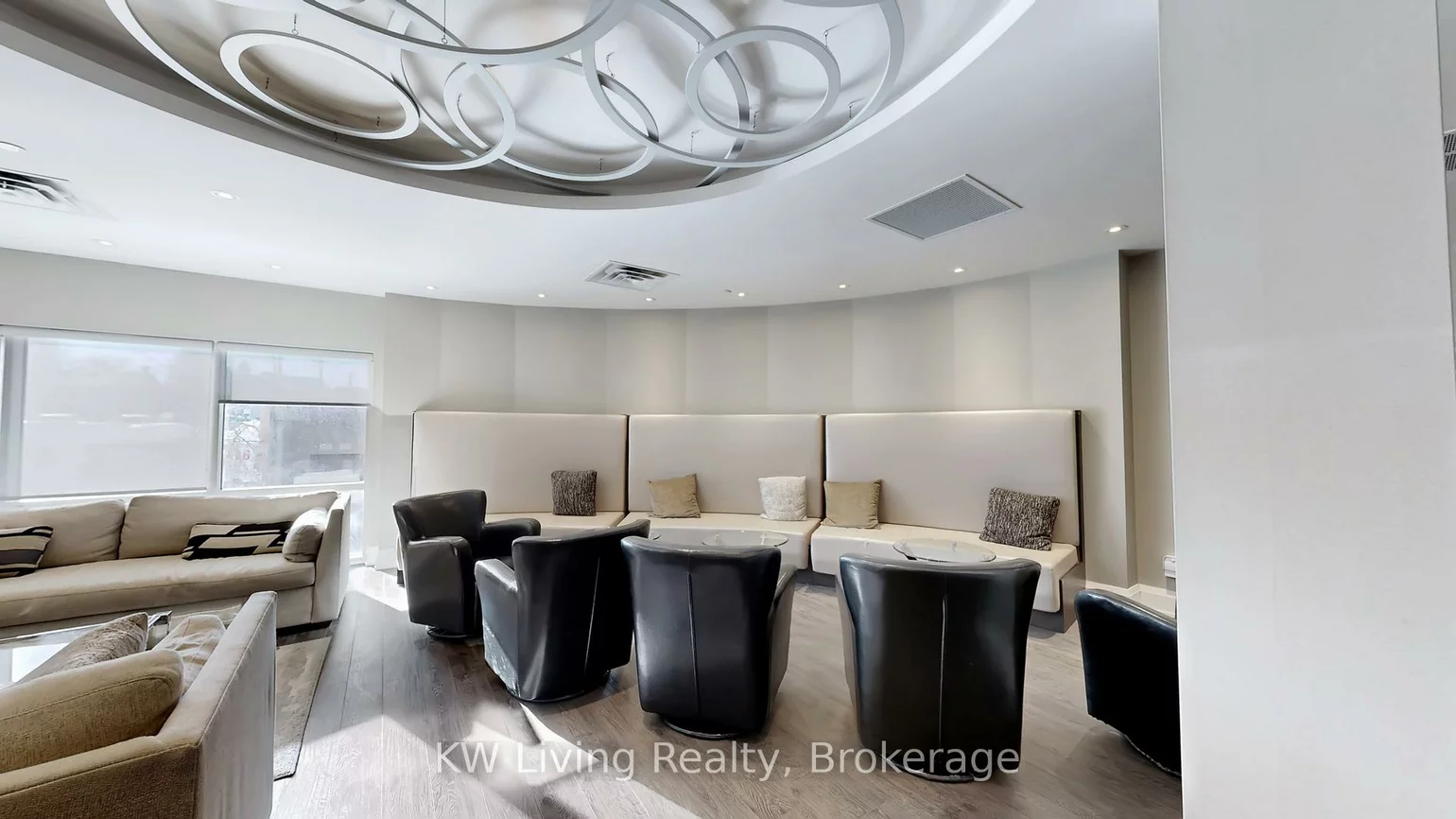 15277, Yonge, Aurora Village, Aurora