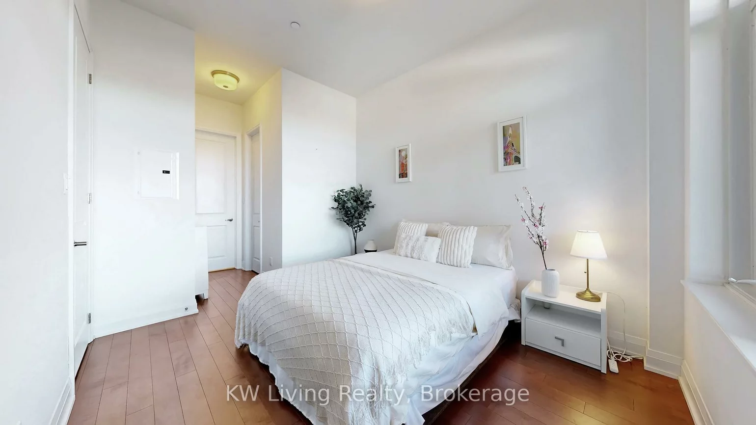 15277, Yonge, Aurora Village, Aurora