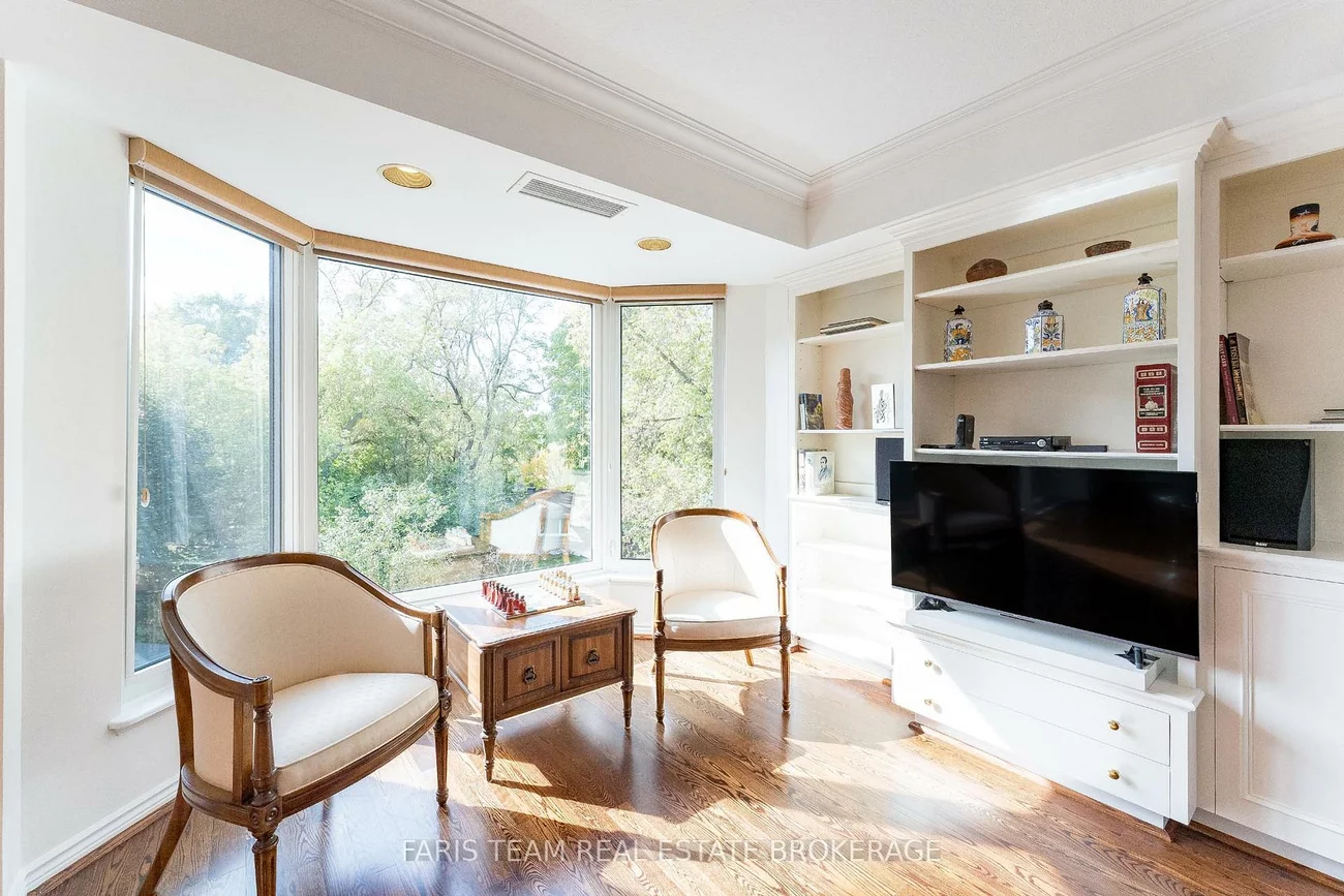 85, Wellington, Aurora Village, Aurora