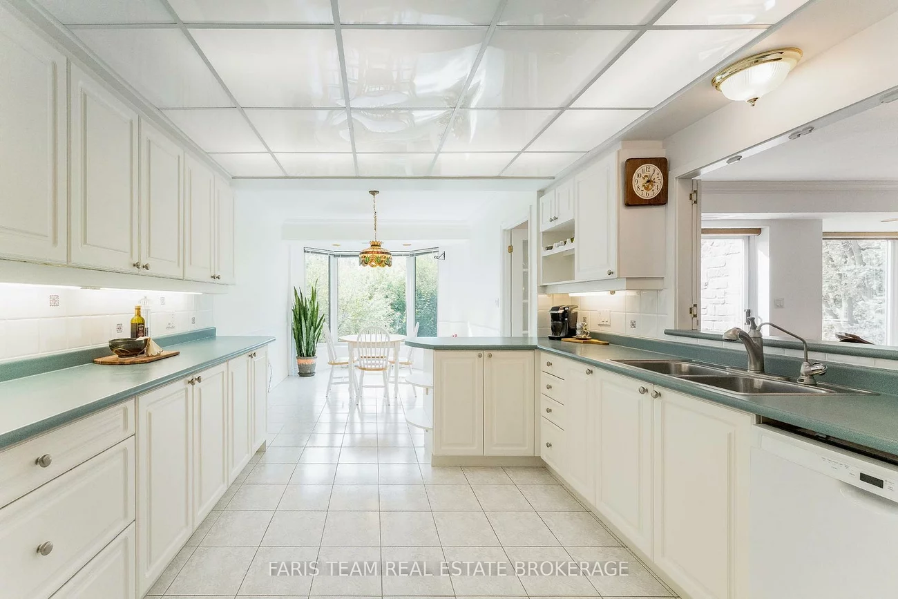 85, Wellington, Aurora Village, Aurora