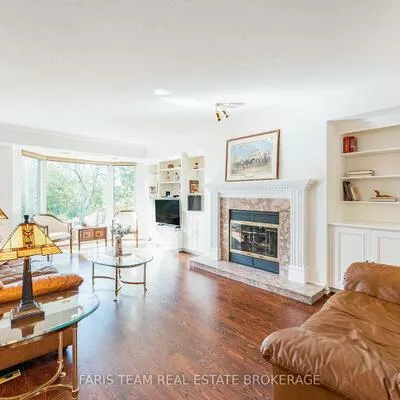 85, Wellington, Aurora Village, Aurora