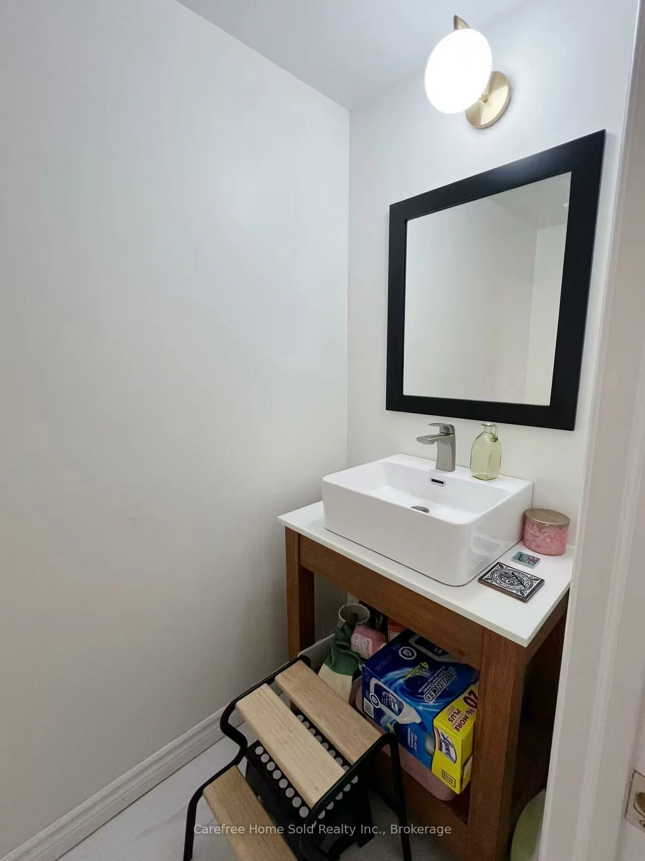 207, Milestone, Aurora Village, Aurora