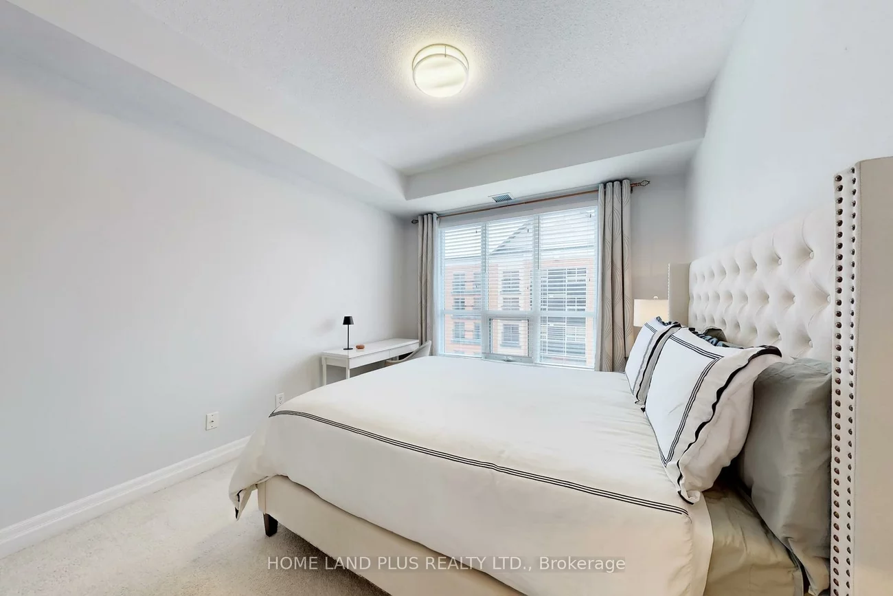 180, John West, Bayview Wellington, Aurora