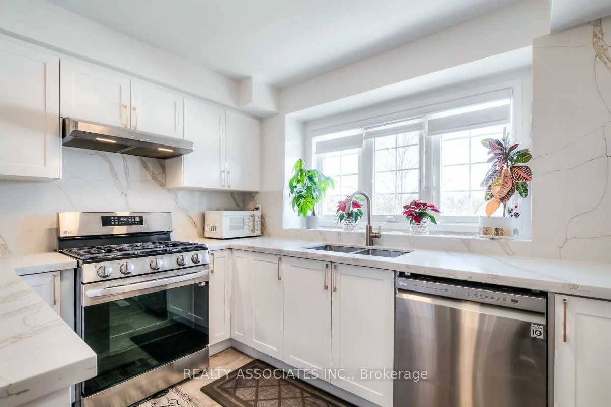 40, Sandlewood, Bayview Wellington, Aurora