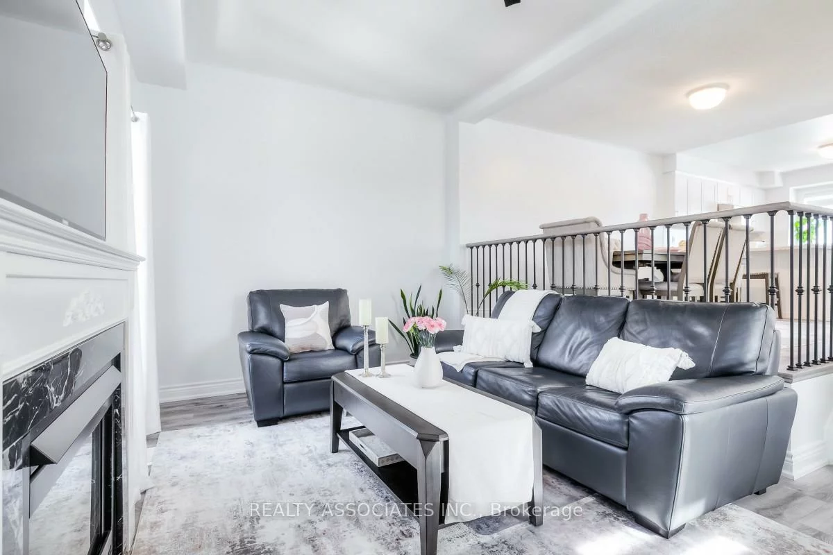 40, Sandlewood, Bayview Wellington, Aurora