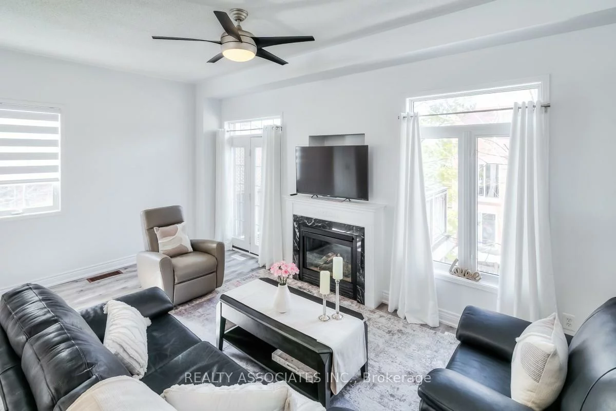 40, Sandlewood, Bayview Wellington, Aurora