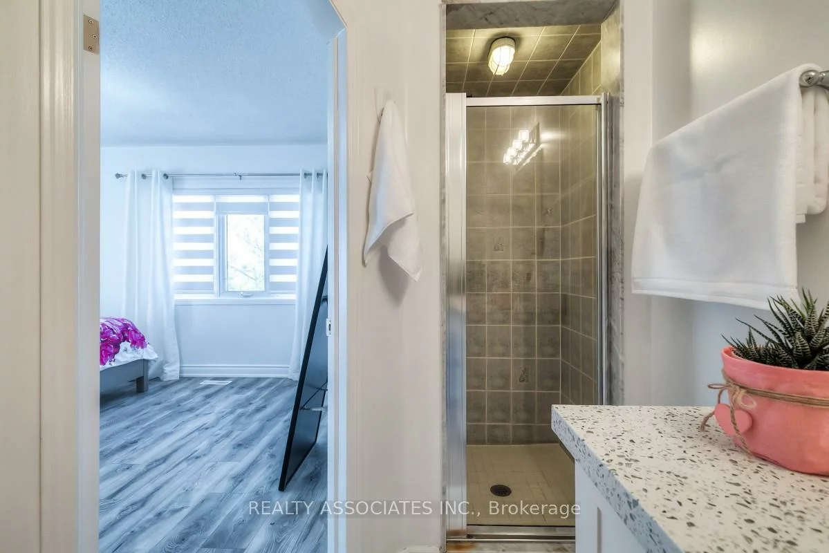 40, Sandlewood, Bayview Wellington, Aurora