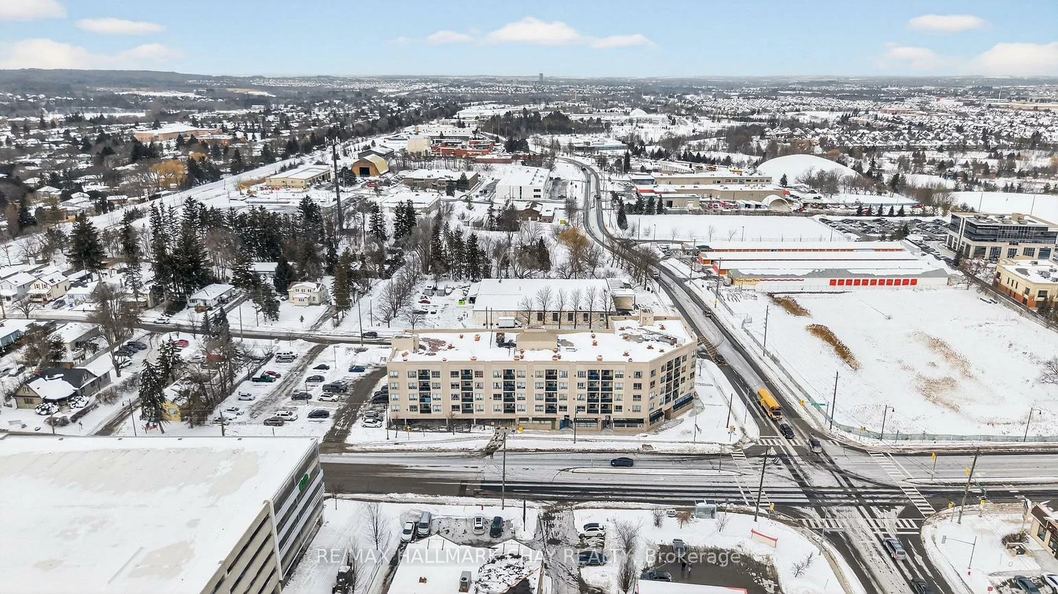 160, Wellington, Aurora Village, Aurora