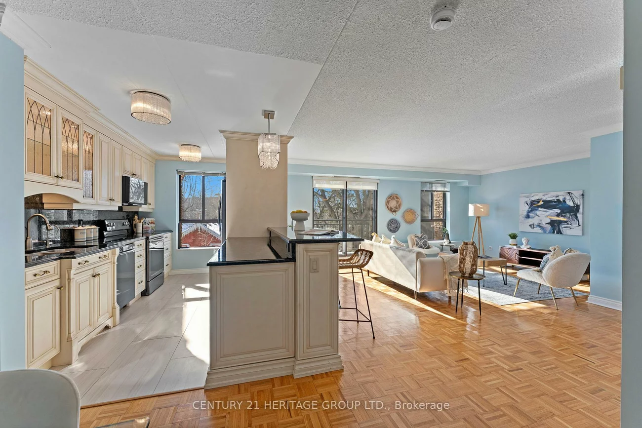 15390, Yonge, Aurora Village, Aurora