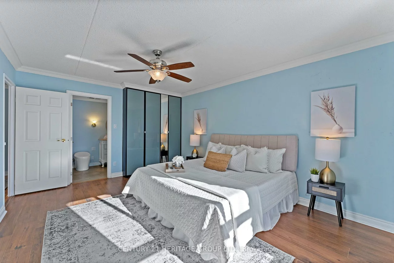 15390, Yonge, Aurora Village, Aurora