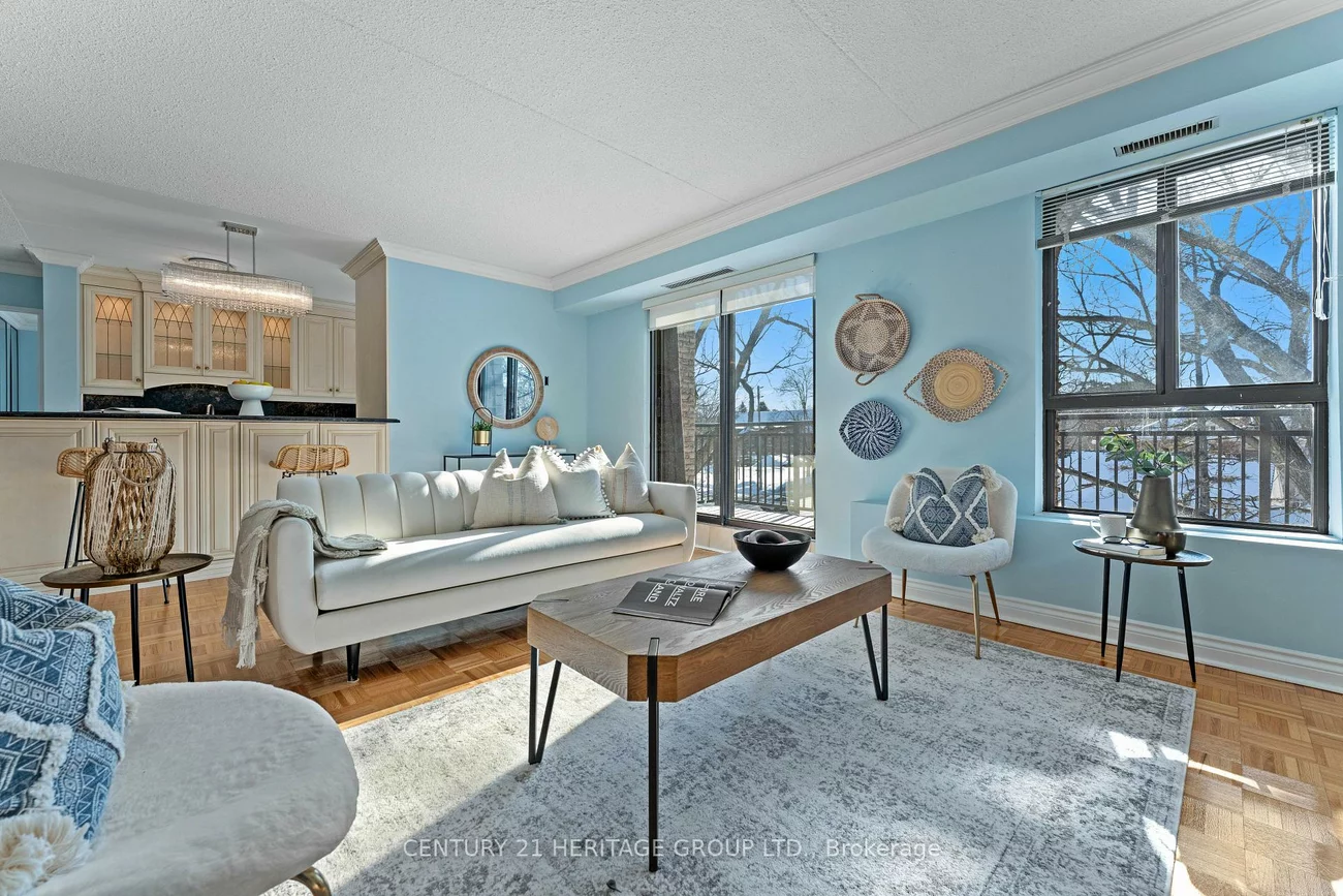 15390, Yonge, Aurora Village, Aurora