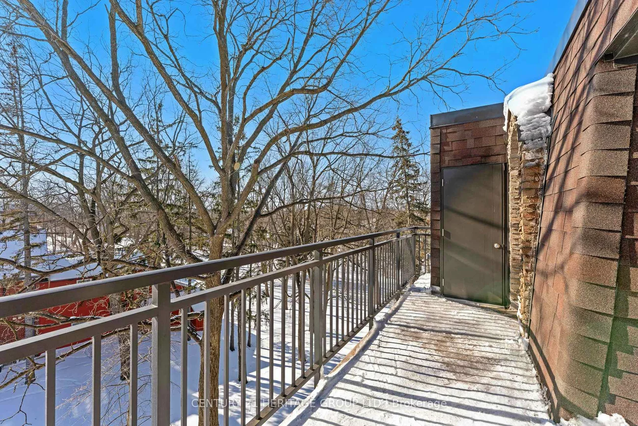 15390, Yonge, Aurora Village, Aurora