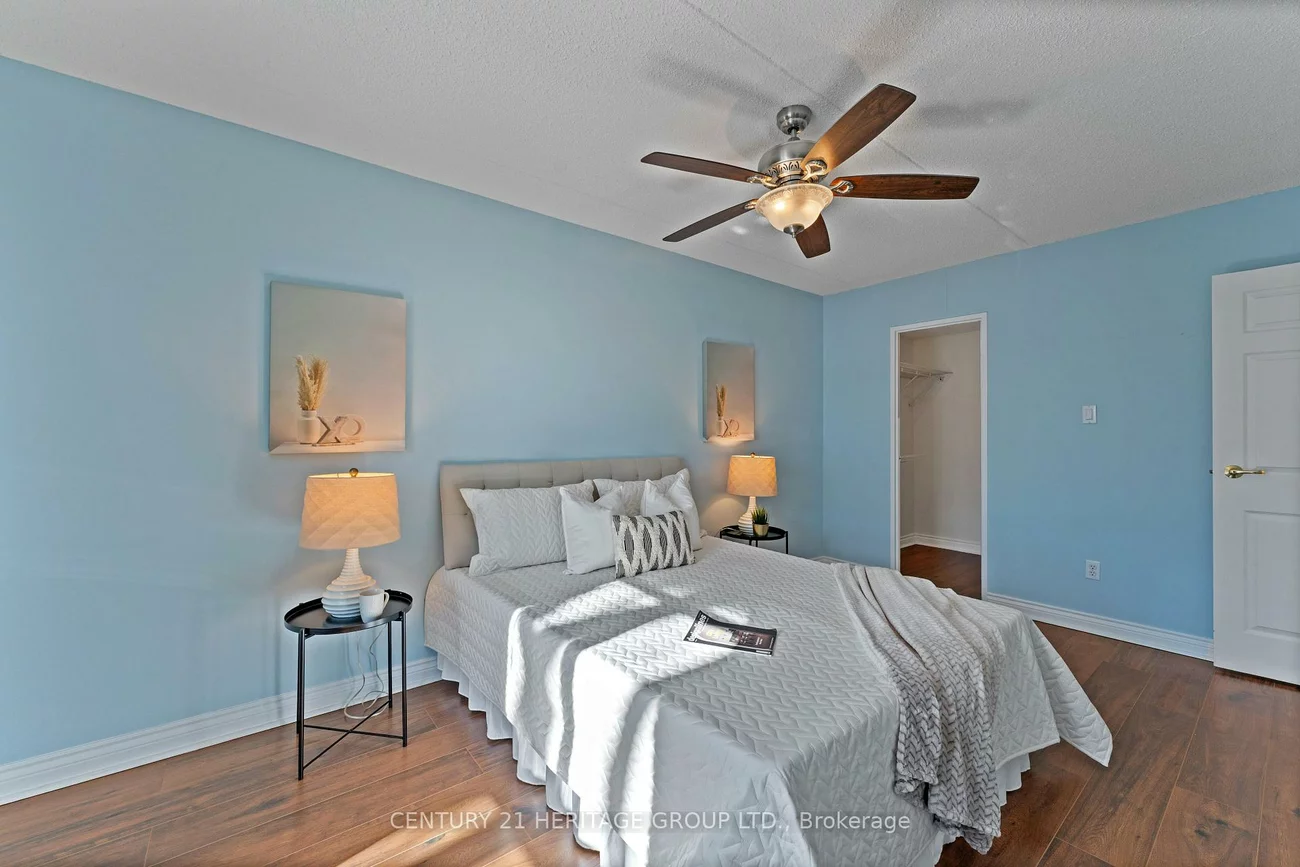 15390, Yonge, Aurora Village, Aurora