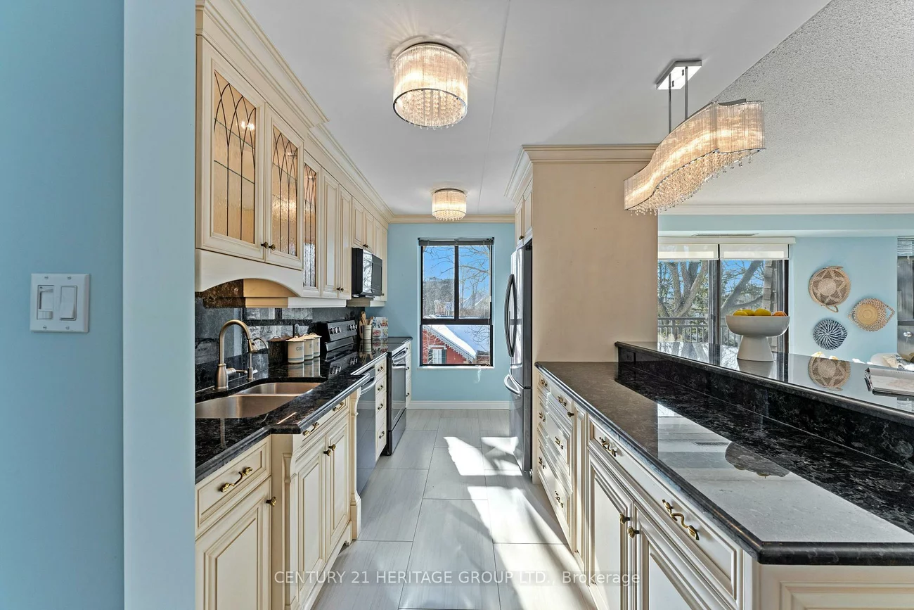 15390, Yonge, Aurora Village, Aurora