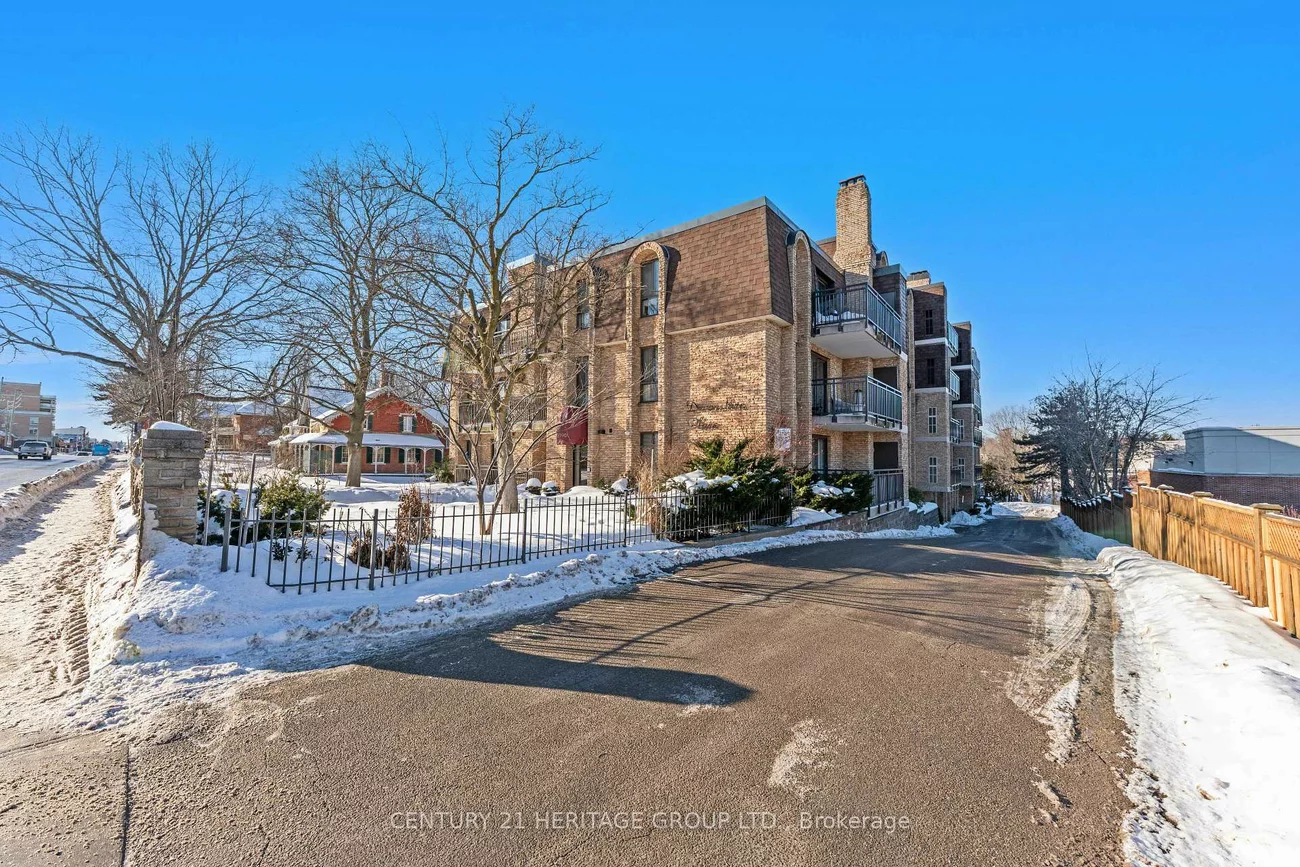 15390, Yonge, Aurora Village, Aurora