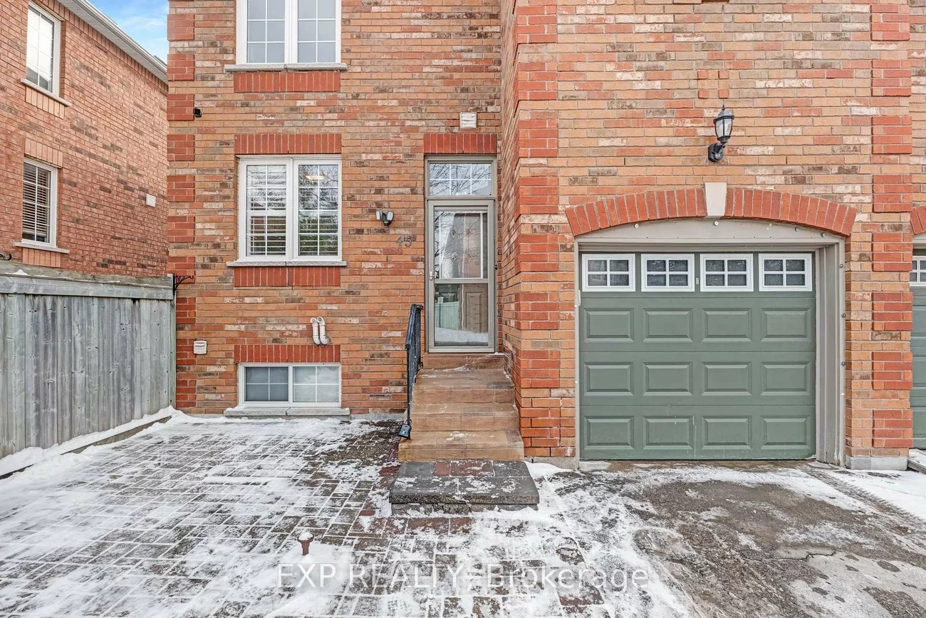 45, Sandlewood, Bayview Wellington, Aurora