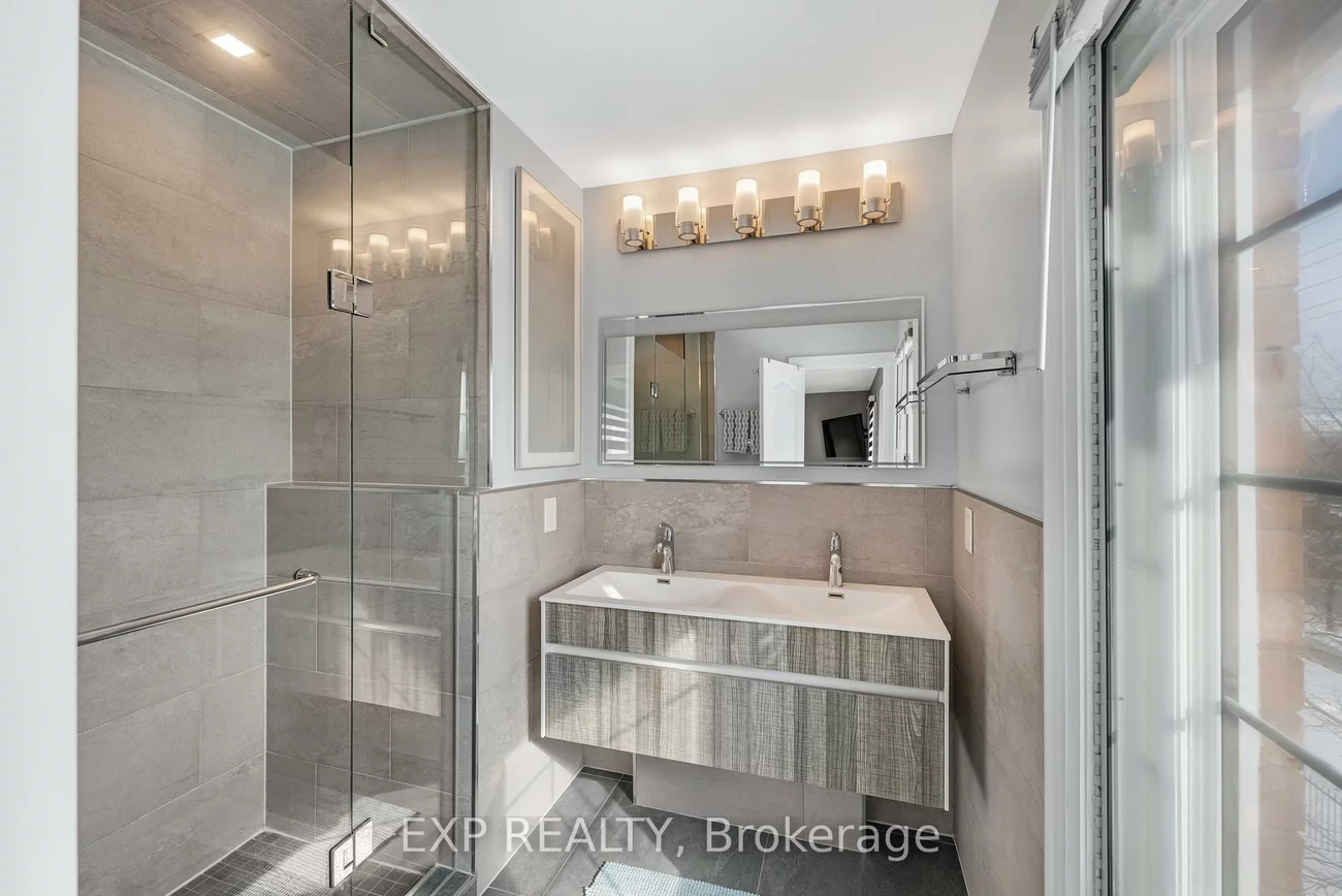 45, Sandlewood, Bayview Wellington, Aurora