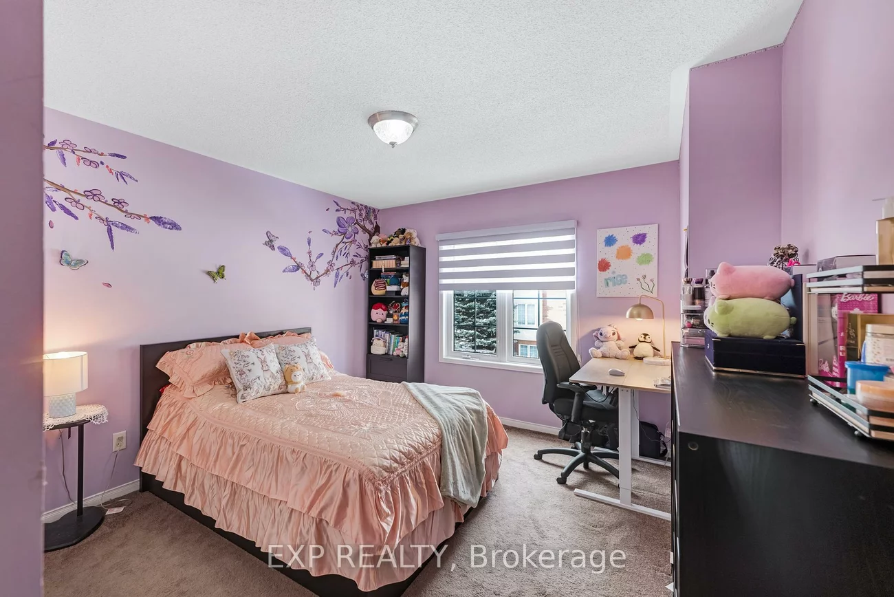 45, Sandlewood, Bayview Wellington, Aurora