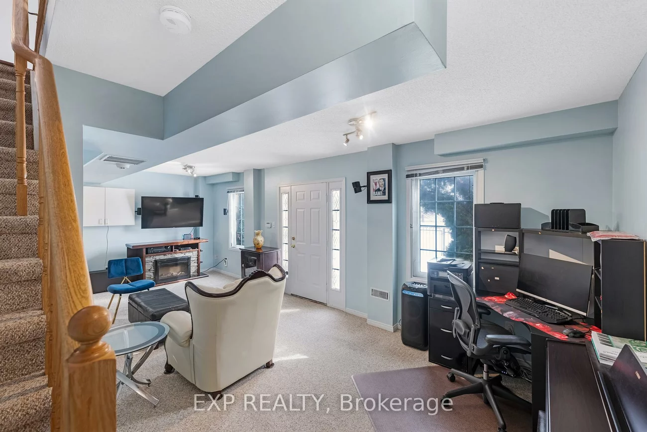 45, Sandlewood, Bayview Wellington, Aurora