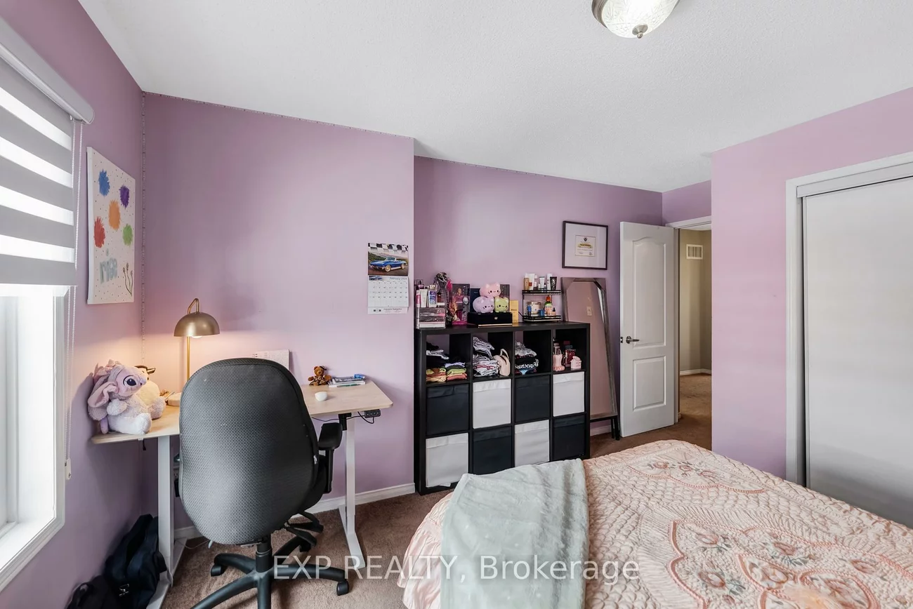 45, Sandlewood, Bayview Wellington, Aurora