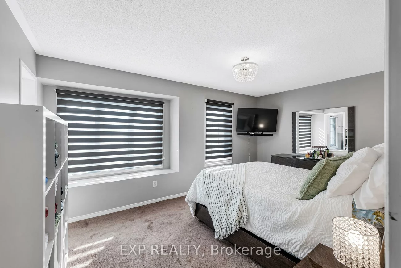 45, Sandlewood, Bayview Wellington, Aurora