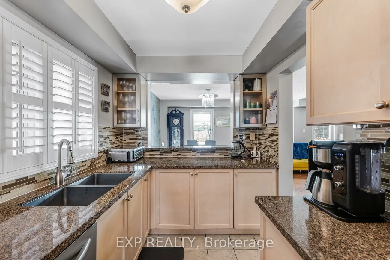 45, Sandlewood, Bayview Wellington, Aurora