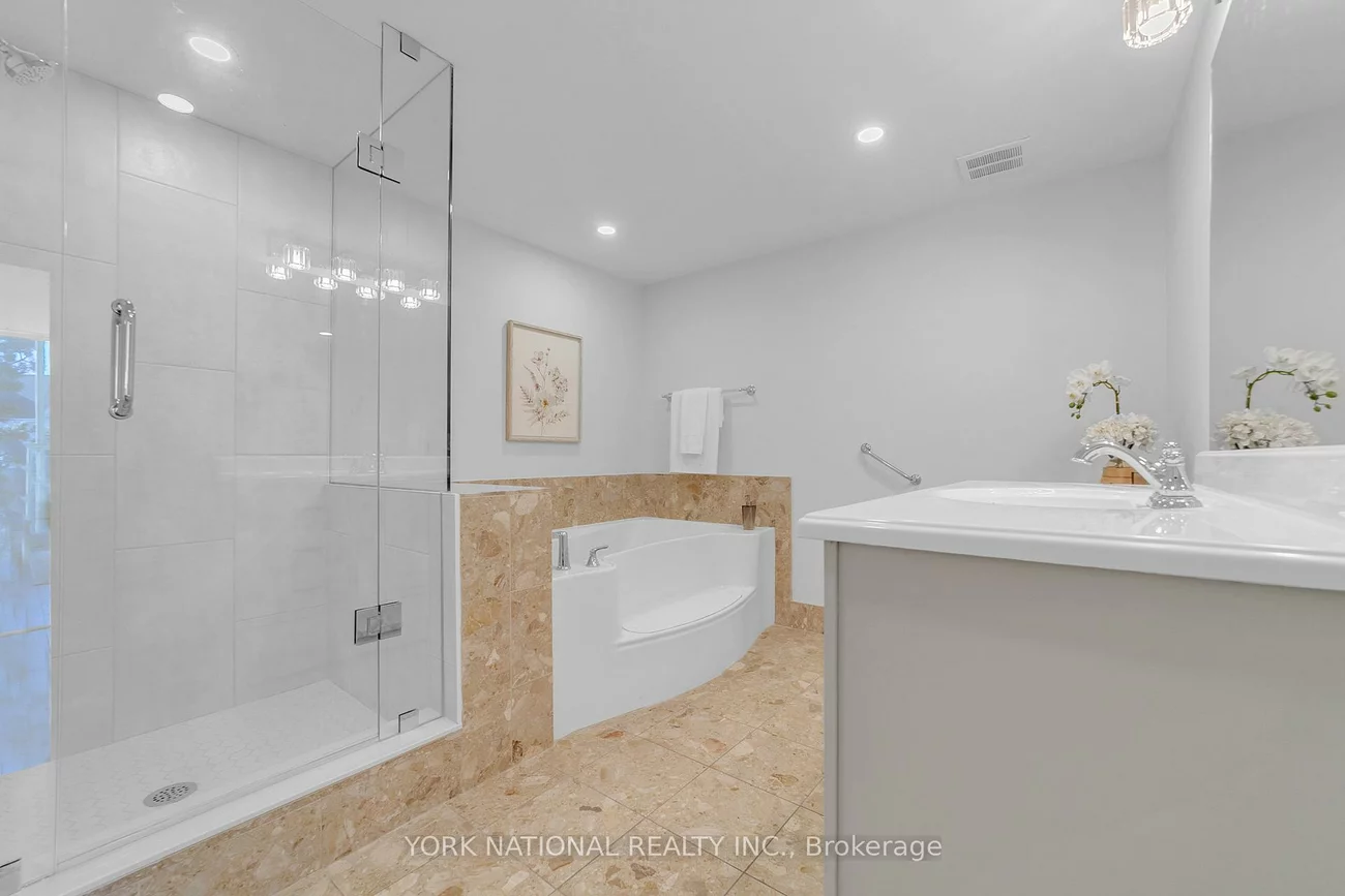 14924, Yonge, Aurora Highlands, Aurora