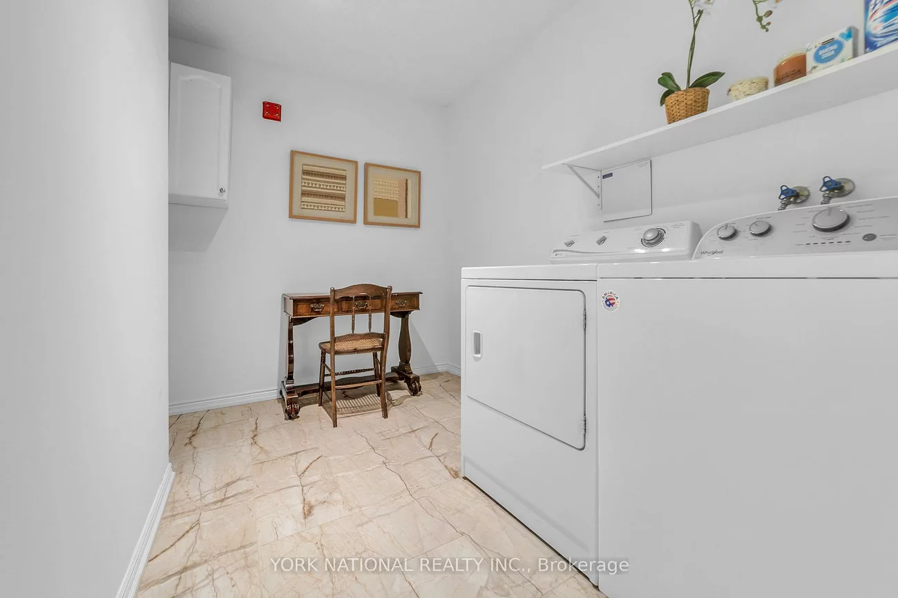 14924, Yonge, Aurora Highlands, Aurora