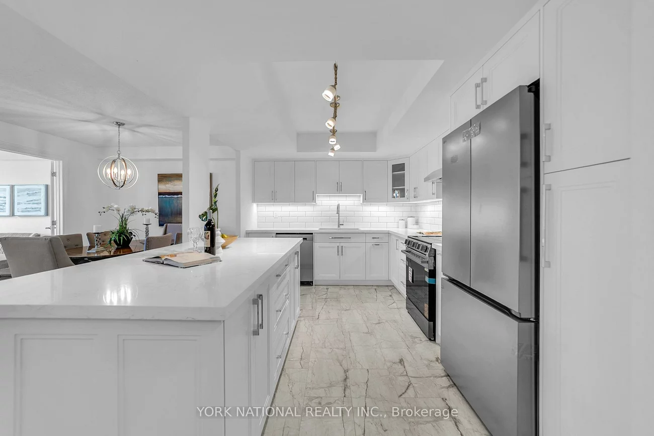 14924, Yonge, Aurora Highlands, Aurora