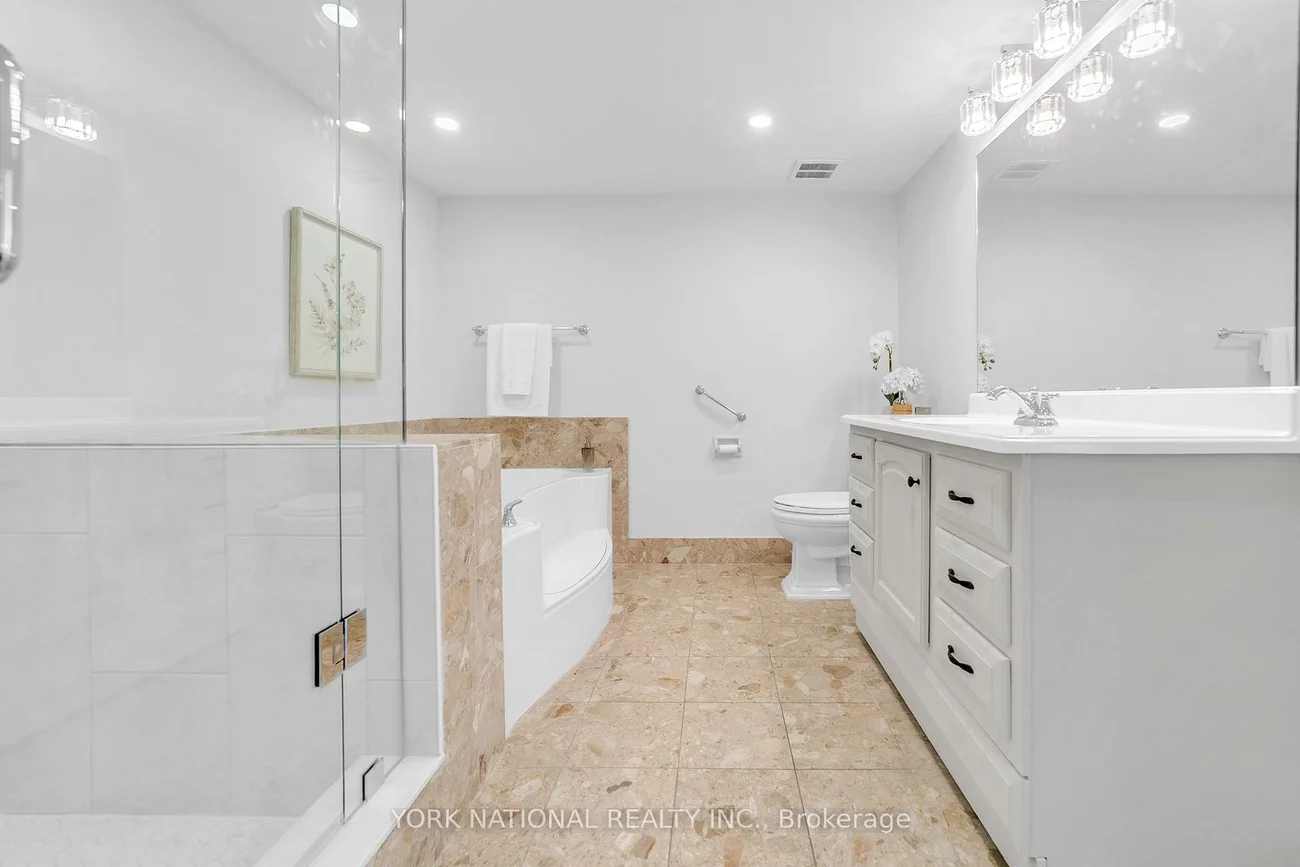 14924, Yonge, Aurora Highlands, Aurora