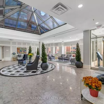 14924, Yonge, Aurora Highlands, Aurora