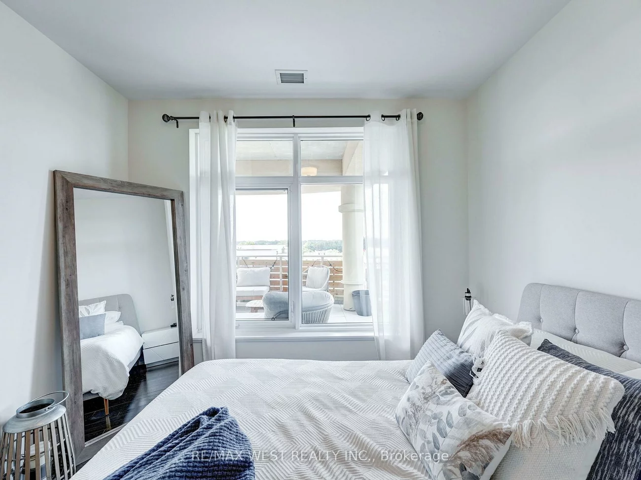 15277, Yonge, Aurora Village, Aurora