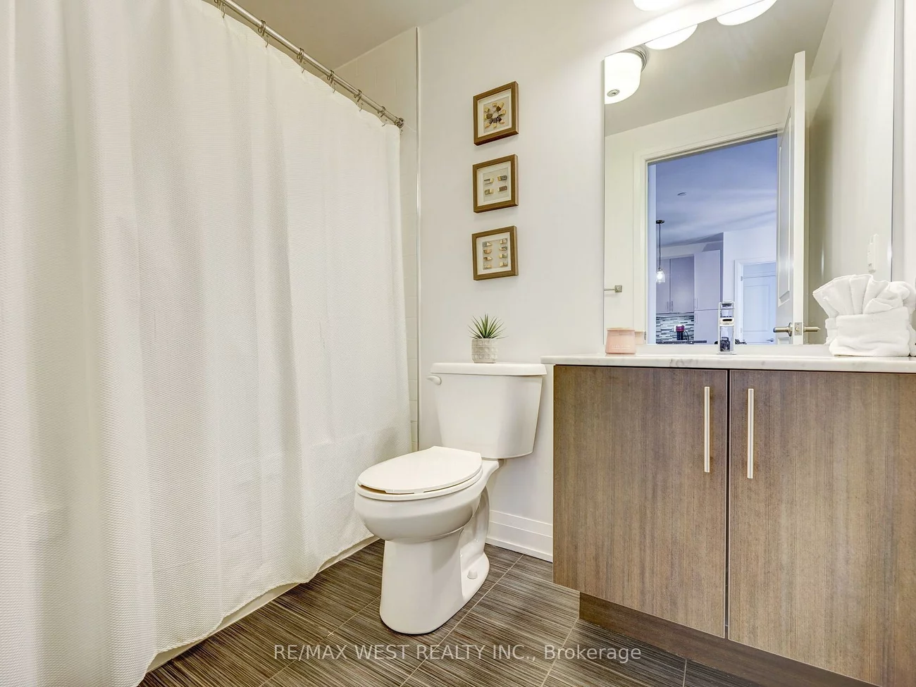 15277, Yonge, Aurora Village, Aurora