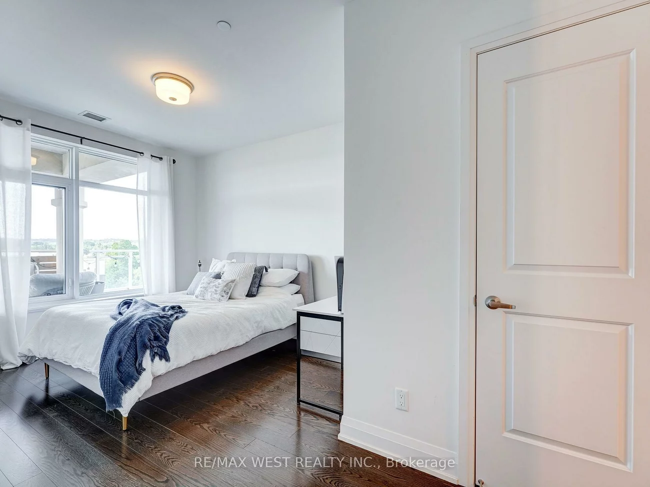 15277, Yonge, Aurora Village, Aurora