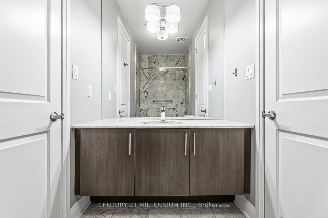 15277, Yonge, Aurora Village, Aurora