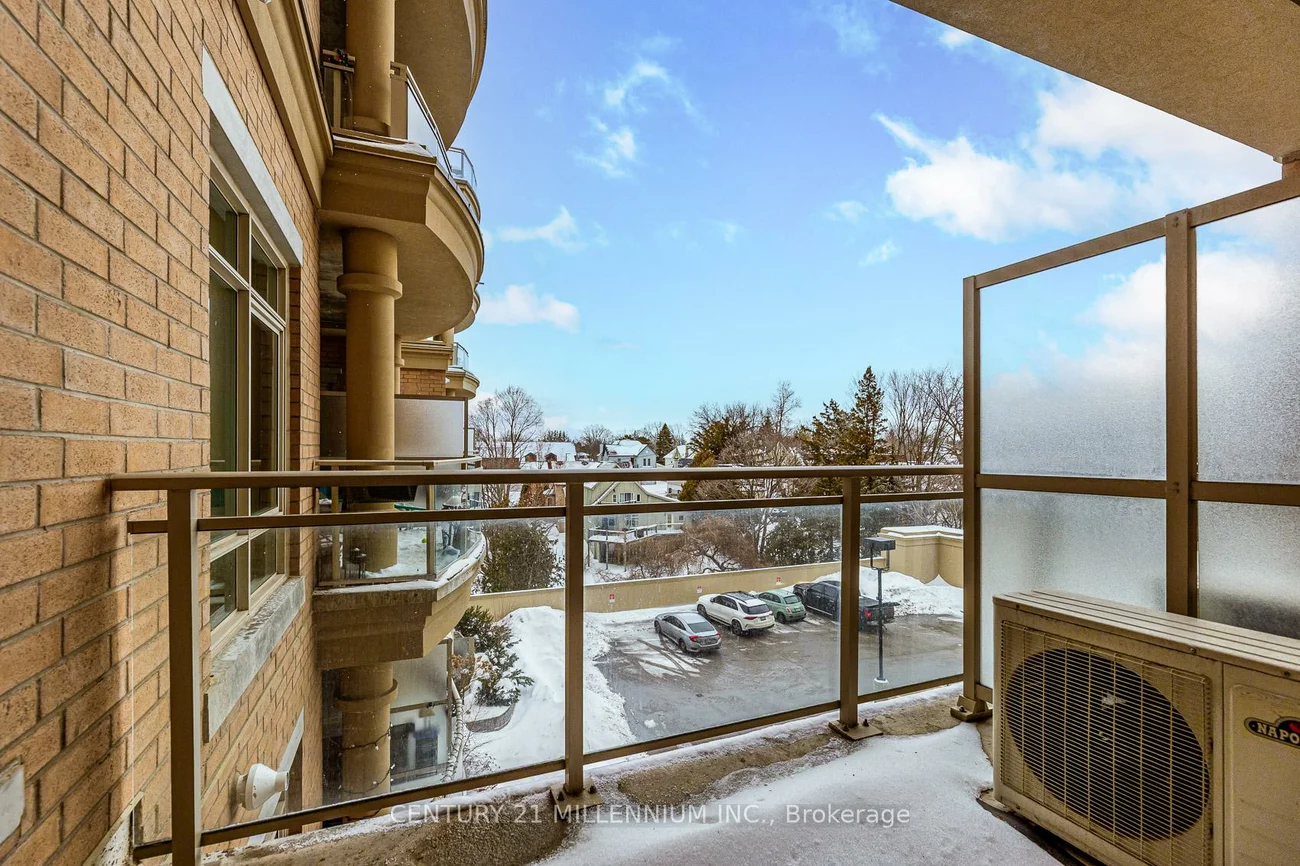 15277, Yonge, Aurora Village, Aurora