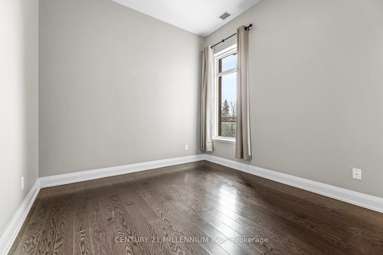 15277, Yonge, Aurora Village, Aurora