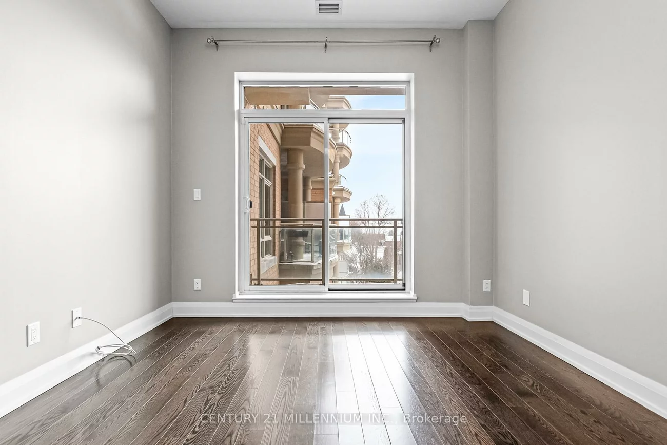 15277, Yonge, Aurora Village, Aurora